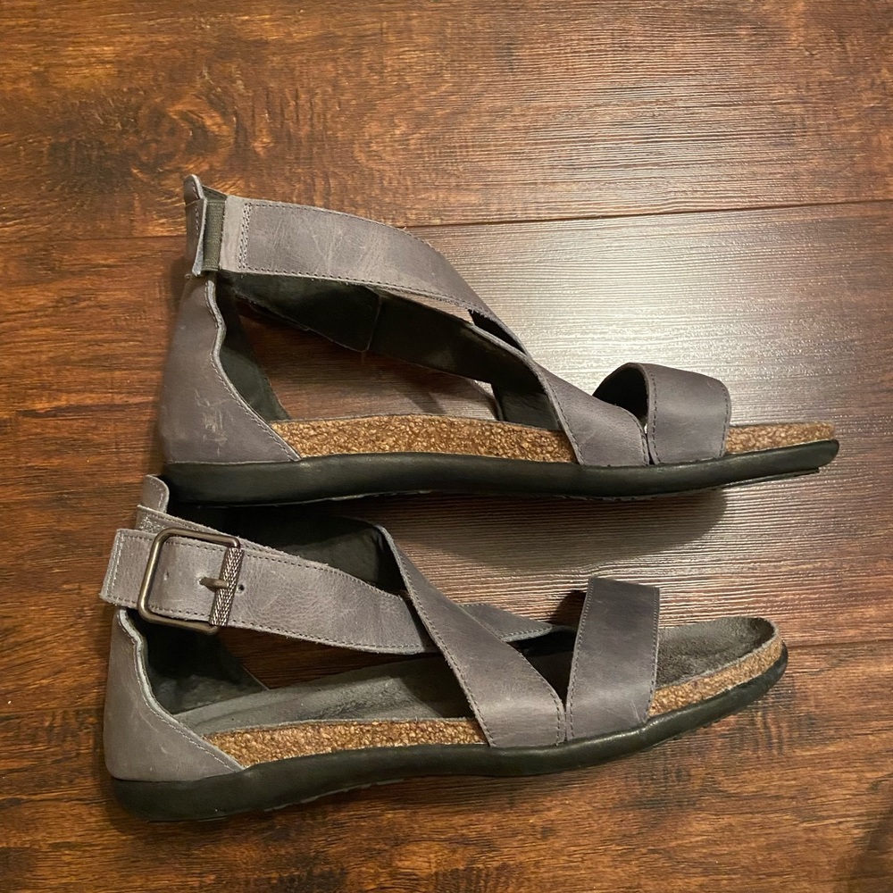 NAOT Elegant Flats Rianna